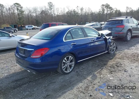 2017 Mercedes-Benz C 300 z USA, uszkodzony, nr VIN WDDWF4JB2HR226991